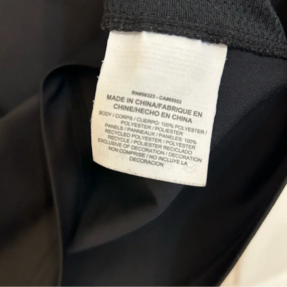 Nike big boys Dri-Fit short sleeve top Size M in Black